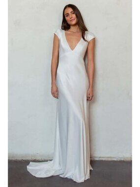 NWT | Jenny Woo | Bronwyn Dress | No Alterations | Size 2